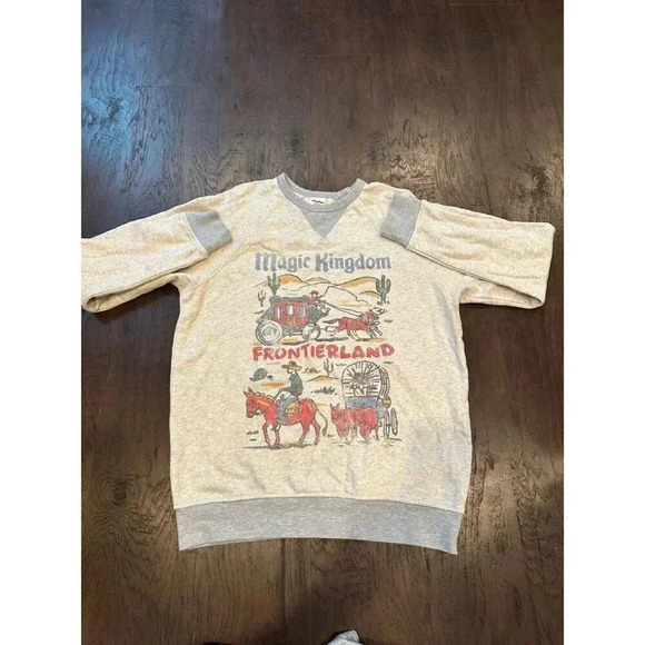 Disney x Junkfood  Frontierland Sweatshirt NWOT Sz Mens Small Womens small b40 - Picture 1 of 4